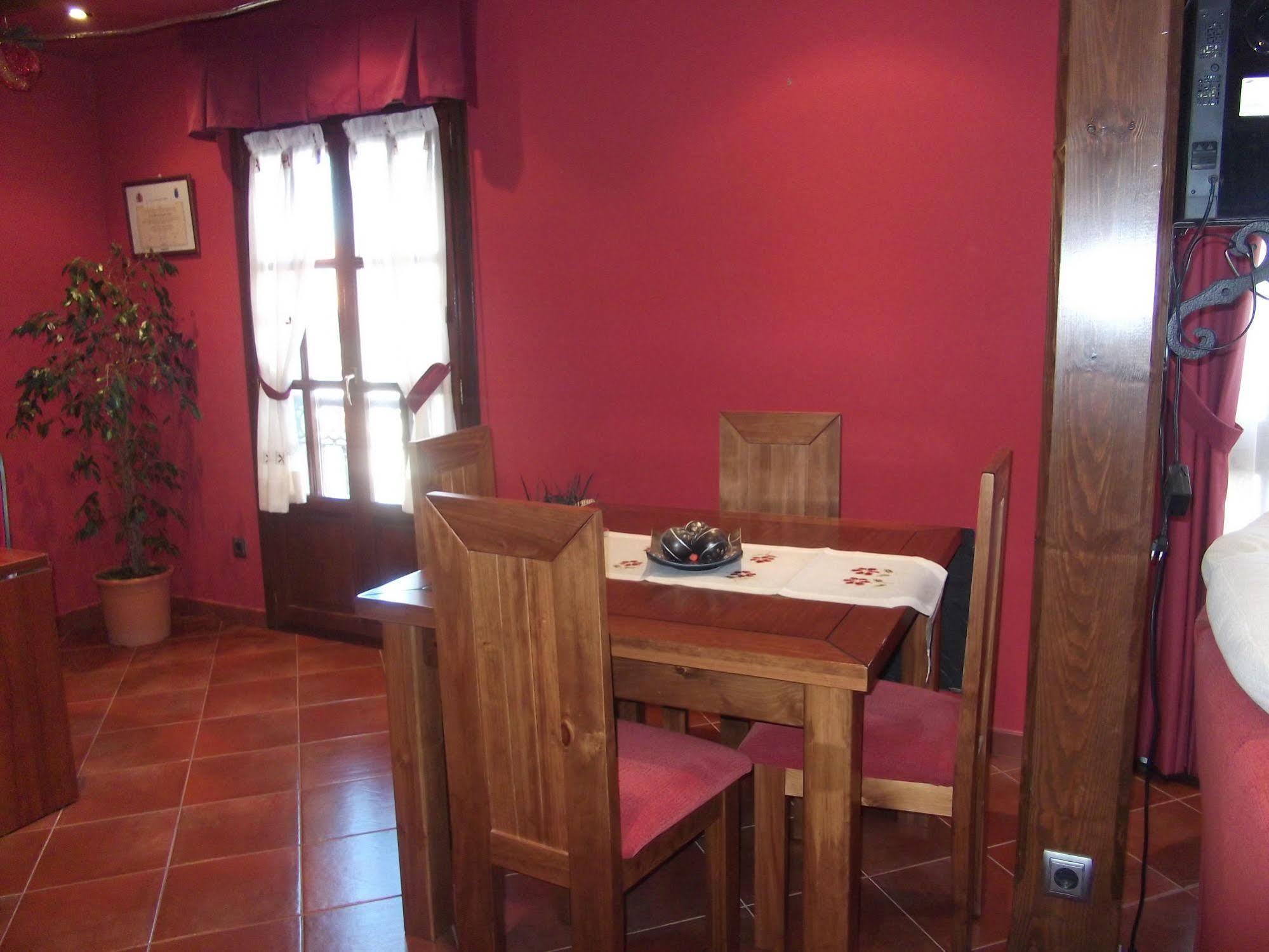Casa De Aldea El Ponton Pensionat Cue Exteriör bild