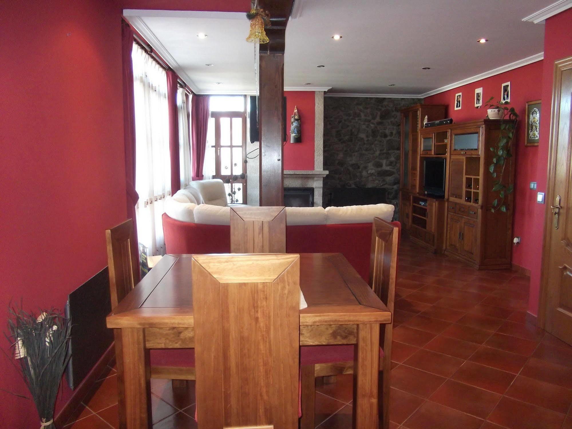 Casa De Aldea El Ponton Pensionat Cue Exteriör bild